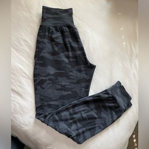 Athleta salutation joggers